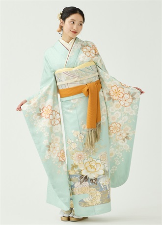 	Furisode（Formal Kimono）