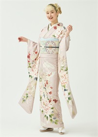 	Furisode（Formal Kimono）