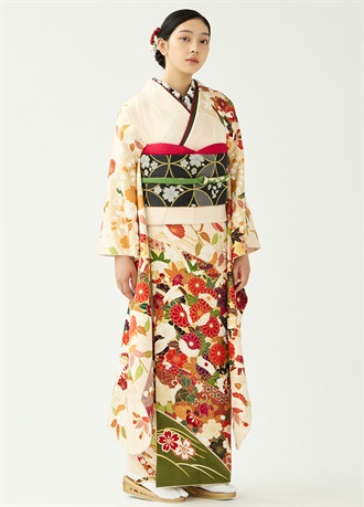 Furisode（Formal Kimono）