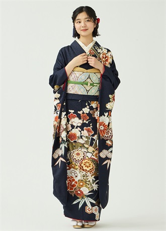 	Furisode（Formal Kimono）