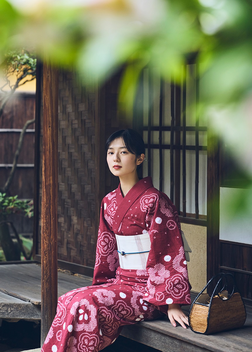 きものやまと 浴衣 鹿の子 絞り風 綿紅梅 黒 ゆかた 夏着物 絞りゆかた 小梅尽くし 真紅 | 浴衣 | やまとオンラインストア